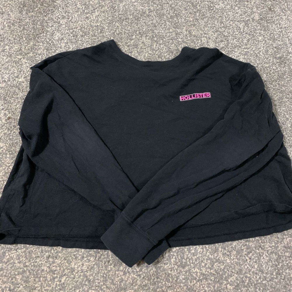 lLong Sleeve Hollister Crop Top